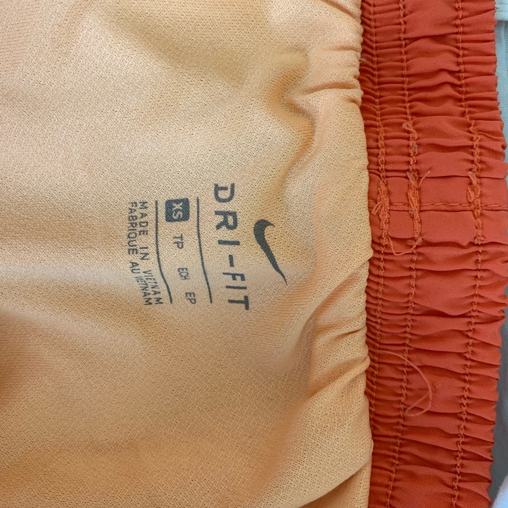 Running shorts - Picture 3 of 3